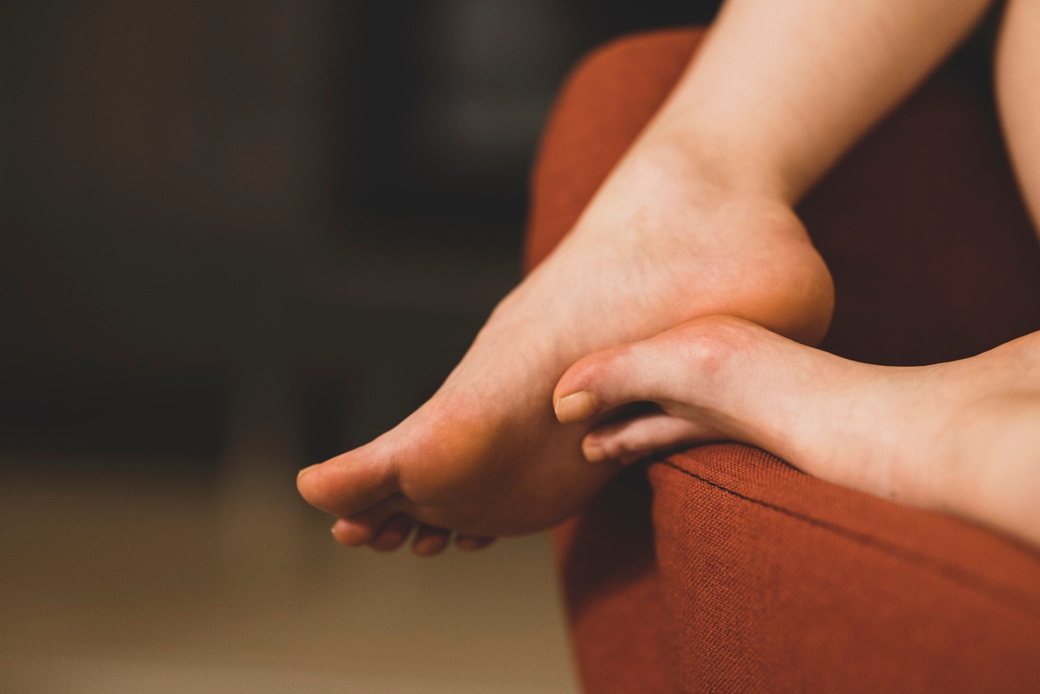 20 Health Benefits of Foot Massage & Reflexology - OAKA