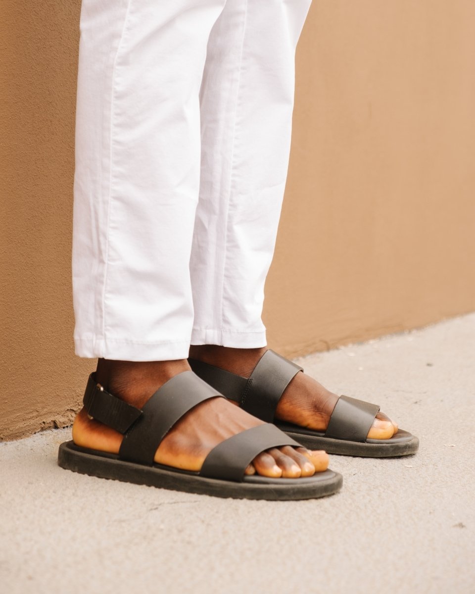 Best Barefoot Sandals for Men 2024 - OAKA